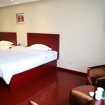 Greentree Alliance Guangxi Hezhou Babu District Lingfeng Square Hotel Экстерьер фото