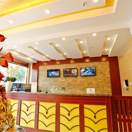 Greentree Alliance Guangxi Hezhou Babu District Lingfeng Square Hotel Экстерьер фото
