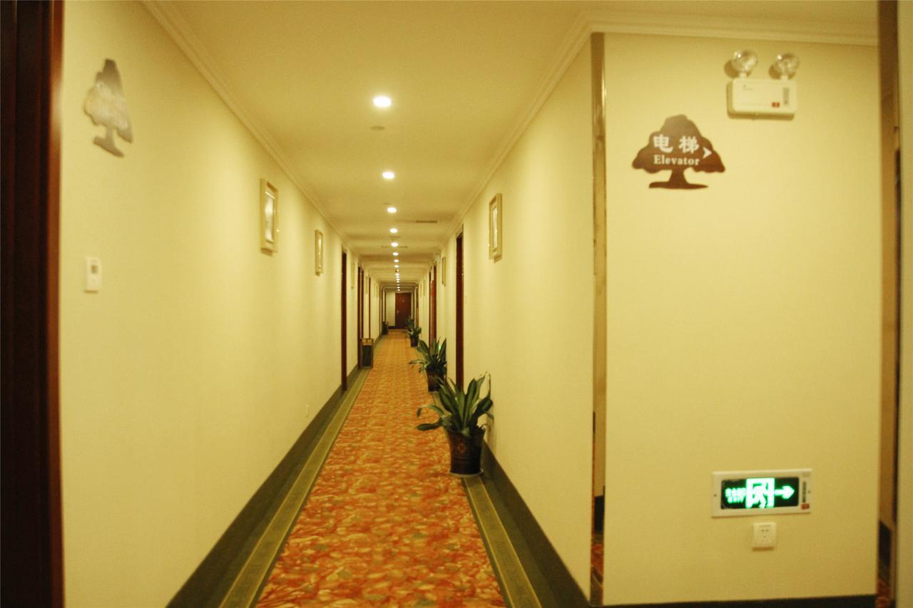Greentree Alliance Guangxi Hezhou Babu District Lingfeng Square Hotel Экстерьер фото