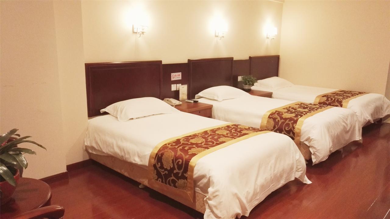 Greentree Alliance Guangxi Hezhou Babu District Lingfeng Square Hotel Экстерьер фото