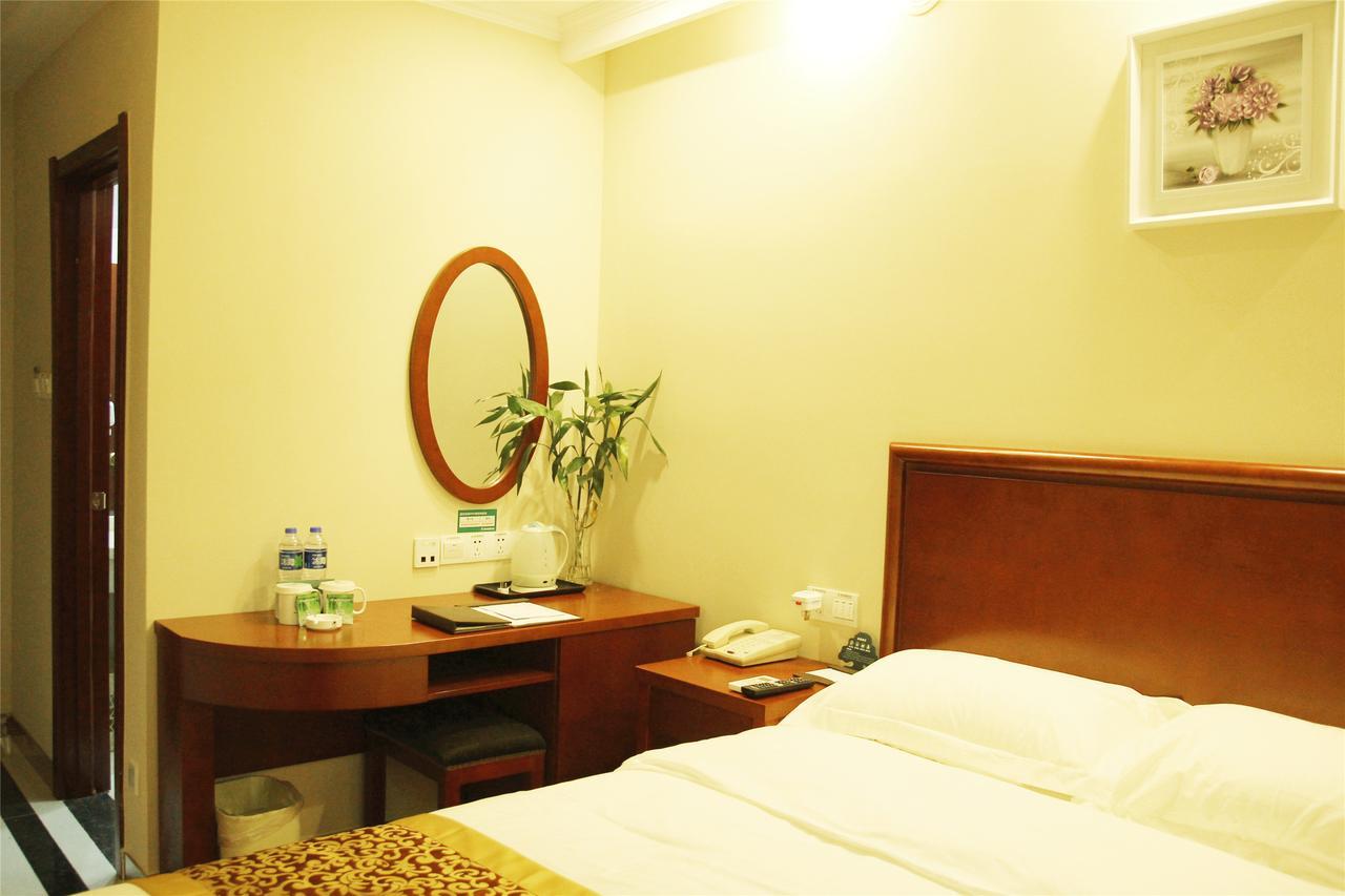 Greentree Alliance Guangxi Hezhou Babu District Lingfeng Square Hotel Экстерьер фото